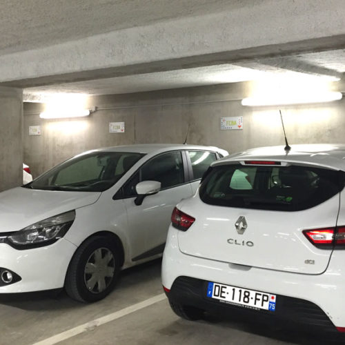 Signalétique d'emplacement de place réservé dans les parking du FCBA