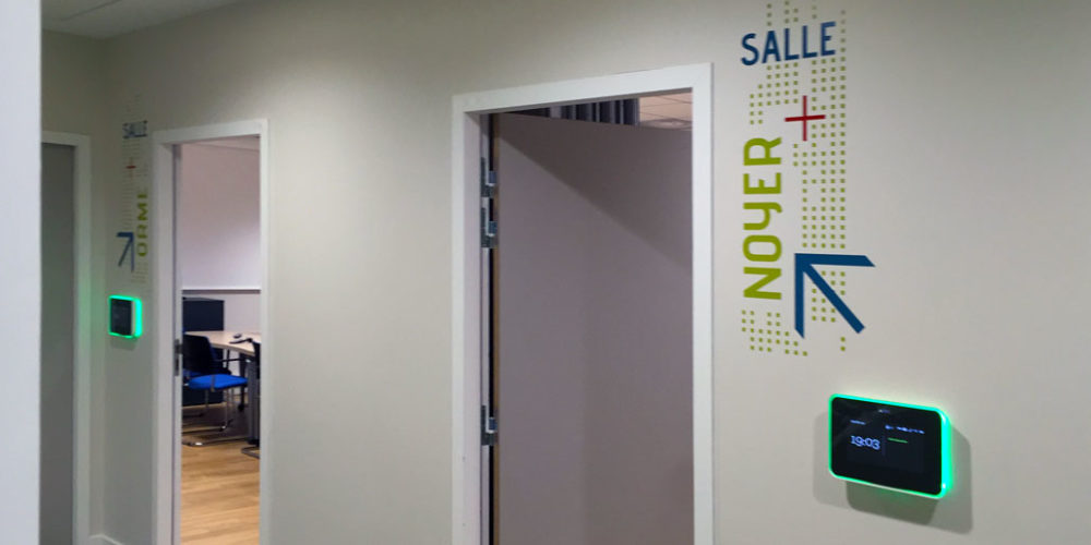 Signalétique décorative pour des salles de réunion dans les locaux du FCBA à Champs sur Marne