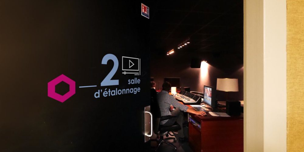 Signaletique d'une salle d'étalonnage des locaux d'HIVENTY a Boulogne