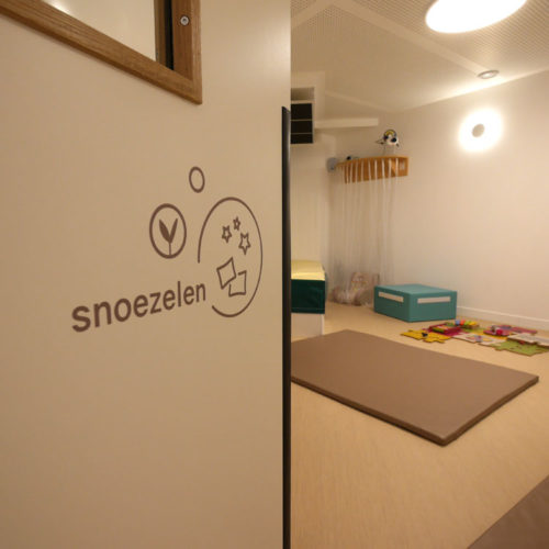 Signaletique interieure creche inclusive les bullotins espace snoezelen