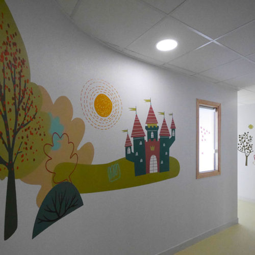 Design mural dans les circulations de la Maison d'Enfants à Caractère Social (MECS) de Worhmout AFEJI